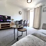 Sherbourne House - Modern 2 Bed Close To Parkway Station And Uwe